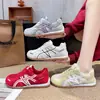 Tênis de Malha Feminino 2026 Primavera/Verão Novos Sapatos Casuais de Moda Versáteis Esportivos Leves Sola Macia Tênis de Corrida
