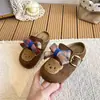 Zapatos Birkenstock para Niños con Lazo de Oso Estilo Nuevo Primavera 2026 Niños y Niñas Suela Suave Antideslizantes Slip-On Zapatillas Cerradas