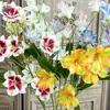 Lirio Narciso 6 Cabezas Gloria de la Mañana Arreglo de Escenario de Boda Pasillo Flores Artificiales Sala de Estar Decoración del Hogar Flores de Seda