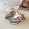 Tênis Infantil Forrest Gump 2026 Outono/Inverno Novo Modelo Unissex Retrô Alemão para Meninos e Meninas Tênis Casuais para Bebê Respirável com Sola Macia