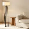 Lámpara de pie de tela nórdica transfronteriza personalizada, lámpara de ambiente negra simple para hoteles, lámpara de esquina de luz cálida para sala de estar y dormitorio