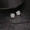 Hebillas Irregulares de Flor con Circonita Completa para Auriculares Izquierdo y Derecho Hebillas para Oreja de Auriculares Bluetooth Inalámbricos Decoración de Hebilla de Diamante Desmontable