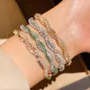 Pulseira Torcida de Zircônia Banhada a Ouro Real 18K, Estilo de Luxo Leve de Alta Qualidade, Joia Versátil Personalizável para Empilhar e para o Dia a Dia para Mulheres