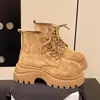 Zapatos de mujer de caña alta, nuevo estilo 2026, acabado mate, botas Martin de suela gruesa, cordones para mujer de caña corta, que aumentan la altura, botas de trabajo versátiles, botas Martin
