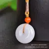 Venta al por mayor de fábrica Colgante con hebilla de seguridad de Jade Dorado de Xinjiang Colgante de jade Colgante de hebilla de seguridad antiguo para hombre y mujer Colgante de jade