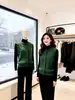 Nuevo Chaleco de Punto para Mujer Otoño/Invierno 2026, Casual Retro Reductor de Edad Cuello Redondo Sin Mangas Capa Superior Retorcida, Moderno
