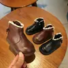 Botas para bebê menina sapatos de inverno sola macia sapatos para bebê andar sapatos de algodão infantis com veludo extra sapatos de menina sapatos de princesa botas pequenas de couro