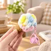 Adornos Colgantes Tejidos a Mano, Juguetes de Ganchillo con Pompones de Hilo Sabor Helado, Llaveros de Regalo, Pequeños Regalos de Máquina de Muñecas Exquisita