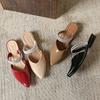 2025 Novos Chinelos de Bico Fino Estilo Francês para Mulheres Verão Uso Externo Sapatos Solos Sandálias Rasteirinhas Brilhantes e Fashion para Mulheres