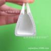 Extrusión de perfil de plástico PVC plástico tira en forma de U canto ribeteado triángulo plástico en forma de U canto ribeteado extrusión