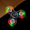 Suministro de Ventas Calientes Transfronterizo: Peonza Giratoria de Cristal Luminoso, Spinner Fidget LED Transparente, Gadget para Alivio del Estrés Infantil, Adecuado para Puestos Callejeros y Mercados Nocturnos
