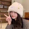 Otoño e invierno lindo oso estilo coreano muestra cara pequeña sombrero de felpa mujer cálido circunferencia de cabeza grande protección para las orejas sombrero de punto