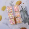 Caixa de 6 Compartimentos com Pétalas de Flor de Cerejeira Estilo Japonês Adesivos Brilhantes Polarizados para Nail Art Esmalte em Gel Artesanal DIY Produto Acabado Estilo Ins