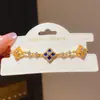 Pulsera de Lujo Ligero con Zirconia Calada Flor de Nácar de la Suerte Deslizante Joyería de Mano Francesa Exquisita de Gama Alta Nicho Personalizada