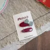 Grampo de Cabelo Vermelho com Atmosfera de Ano Novo 2026, Grampo Requintado para Franja Lateral, Elegante Grampo Bico de Pato Pequeno Estilo Chanel, Acessório de Cabelo Grampo Bb