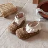 Zapatos de Encaje Mary Jane de Moda y Dulces para Niña Modelo Nuevo Otoño/Invierno 2026 Zapatos de Suela Suave con Velcro para Niñas Jóvenes