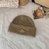 Lindo gorro de lana de punto bordado con cachorro para mujer, nuevo gorro de otoño e invierno 2024, pequeño gorro de cabeza grande que combina con todo.