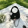 Nova Bolsa de Mão Doce com Bolinhas e Laço para Mulheres Verão 2026, Bolsa Transversal Plissada da Moda com Corrente, Atacado de Bolsas Femininas