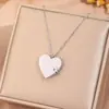 Collar Clásico de Acero de Titanio Libro de Amor para Mujer, Cadena para Clavícula de Corazón de Carta de Amor para Pareja de Venta Caliente Transfronteriza, No se Desvanece