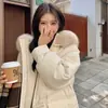 Chaqueta de plumas de alta gama para mujer estilo coreano, nuevo modelo de invierno 2026, con cuello grande de pelo, engrosada, a la moda, corte holgado, hecha con grueso plumón de pato blanco