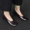 Primeira Camada Couro Bovino Salto Alto Grosso Moda Feminina Sapatos de Salto Único Outono Novo Couro Genuíno Bico Redondo Sapatos de Trabalho Profissionais Sapatos de Salto Baixo Único Femininos