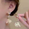 Brincos de Franja com Pétalas de Pérola e Cravejados de Diamante Brilhantes Brincos Franceses de Luxo Leve Brincos da Moda Personalizados de Alta Qualidade para Mulheres Venda por Atacado