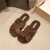 Pantuflas sencillas y elegantes para otoño e invierno, versátiles y cálidas para usar al aire libre, pantuflas peludas de felpa de suela plana para mujer