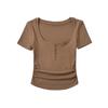 Camiseta Feminina de Manga Curta com Design Estilo Americano de Garota Popular, Decote U Grande com Fivela, Slim Fit, Top Plissado, Novidade Verão 2024