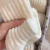 Meias de outono e inverno para mulheres, forradas com fleece e espessadas para aquecimento, comprimento até a panturrilha, simples e fofas, adequadas para dormir, uso interno e pós-parto