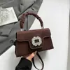 Bolso Pequeño Cuadrado de Moda Incrustado de Diamantes Nuevo 2024 Estilo Chino Bolso de Mano con Piedras Preciosas Bolso de Mujer Estilo Extranjero Bolso de Hombro Único Cruzado