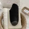 Meias curtas de fleece de coral que não soltam fiapos, meias antiderrapantes de silicone para chão, meias invisíveis de boca rasa femininas, espessadas para outono e inverno