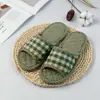 Chinelos Silenciosos de Tecido para Atacado para Todas as Estações Internos Casa Antiderrapante Respirável Absorvente de Suor Piso de Madeira Chinelos de Tecido Masculinos e Femininos