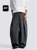 Calça Fengmei Americana Slim Fit para Homens e Mulheres, Solta, Fechamento com Botão Angulado, Pregas 3D, Silhueta Fluida, Calça Casual de Perna Larga
