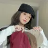 Chapéu Feminino moderno outono e inverno retrô de veludo cotelê chapéu de aba para frente reversível circunferência da cabeça grande cor sólida versátil gorro quente