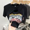 Estilo Americano Retro Estampado Camiseta de manga curta Mulheres na moda 2023 Verão Puro Desejo Único Hollow Design Sense Estilo Curto