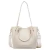 Bolsa Tote com Textura Trançada Feminina 2026 Nova Tendência de Verão Estilo Coreano Moda Bolsa de Ombro Único Grande Capacidade Bolsa de Mão para o Dia a Dia