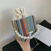 Bolso de Cubo de Paja con Perlas Estilo Dulce para Mujer Bolso de Verano 2025 Nuevo Bolso de Hombro de Color Contrastante Bolso Cruzado de Moda