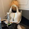 Colete Estilo Transfronteiriço com Padrão de Lichia Bolsa Cesta de Legumes para Mulheres 2025 Nova Bolsa de Ombro Único Transversal de Couro Genuíno Moda Versátil Tendência