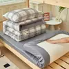 Juego de ropa de cama de tres piezas para dormitorio estudiantil de algodón, sábana de cama de algodón puro, funda de edredón, protector de colchón, tamaño individual, modelo nuevo 2026