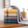 Mayorista de toallas de algodón de color liso para compra de fábrica, empresa de supermercado, uso doméstico, toallas 100% algodón, absorbentes, artículos de regalo, bordado con logo.