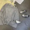 Camiseta Coreana de Verano a la Moda con Cuello Inclinado, Estampado de Letras de Espuma, Holgada de Manga Larga, Camisa de Protección Solar para Mujer, Top Holgado con Hombros Descubiertos