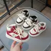 Tênis de Lona para Crianças Pequenas 2025 Primavera e Outono Novo Estilo Sapatos de Menina Sola Macia Casual para Meninos Antiderrapante Respirável Tênis Bebê