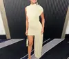 Moda feminina europeia e americana verão 2026 novo estilo: vestido justo, gola redonda, franzido, colado ao corpo, assimétrico, sem mangas para mulheres