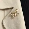 Broche de Lazo Personalizado, Pin de Perla de Moda de Alta Gama para Traje de Mujer, Broche Pin de Fijación para Ropa al por Mayor