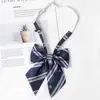 Pajarita de Plumas Femenina Uniforme Jk Color Sólido Estilo Academia Camisa Accesorios de Uniforme Escolar Traje de Marinero Decoración de Lazo Accesorio de Moda