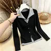 Cardigan de Tricô Falso Duas Peças com Gola Polo Feminino Outono/Inverno 2026 Novo Estiloso Redutor de Idade Emagrecedor Casaco Suéter A14573