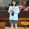Camiseta retro de manga larga estilo coreano para mujer, atuendo de principios de otoño, estampado de salchicha, top casual blanco versátil de corte holgado que disimula la figura