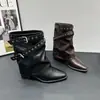 Botas de media pantorrilla para mujer con hebilla de estilo coreano, nueva colección otoño 2026, tacón grueso, color liso, botas de moda, color marrón, botines versátiles
