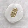 Fivela de resina de formato especial fivela de dois furos fita com padrão de tinta resina diamante irregular combinação de metal fivela de casaco terno