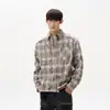 2025 Nueva Camisa de Cuadros Holgada Estilo Japonés para Hombre con Cuello de Solapa Retro Americana de Moda